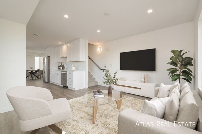 Photo - 2624 S Delaware St Apartment