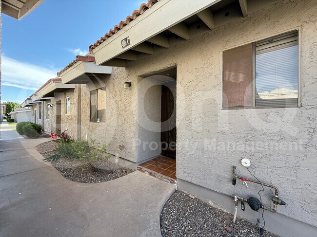 Photo - 406 E Linda Ln House