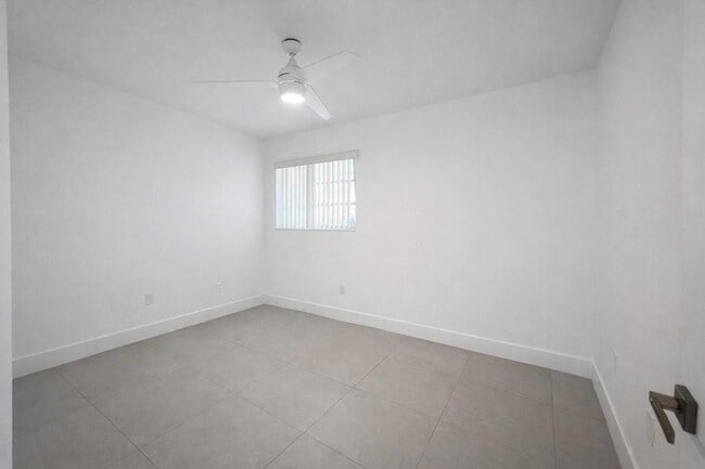 Foto del edificio - 2150 SW 72nd Ave