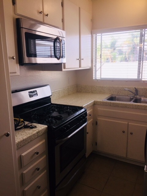 Building Photo - 4383 Temecula St