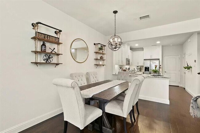 Dinning Area - 4666 Rhett Ln