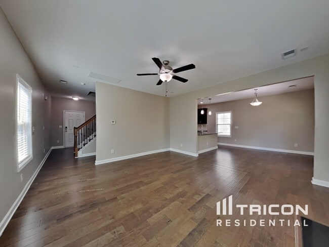 Building Photo - 272 E Webber Ln