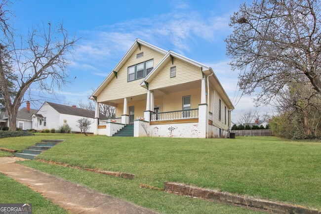 Building Photo - 304 Boulevard