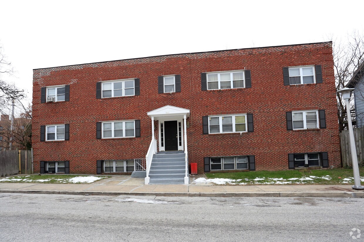 Building Photo - 545 Wyanoke Ave