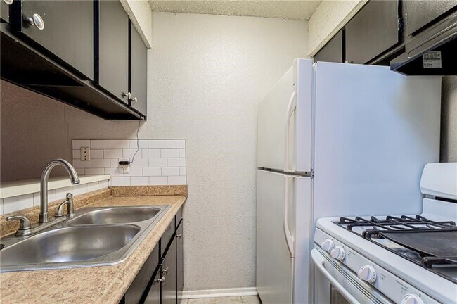 Building Photo - 5209 Tahoe Trail