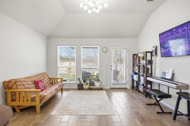 Foto del edificio - 13701 Ronald Reagan Blvd