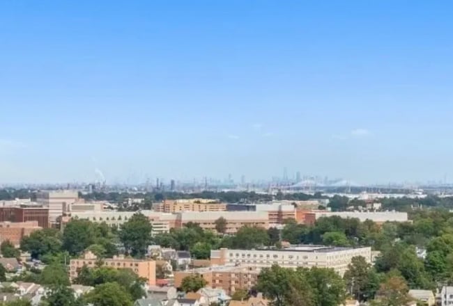 Building Photo - 1 Carriage City Plz