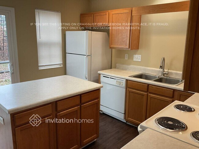 Foto del edificio - 8218 Rudolph Rd