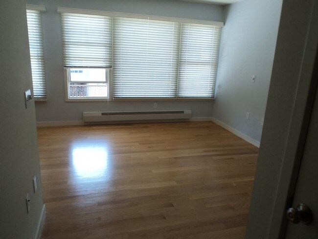 Foto del edificio - 95 Heather Ave