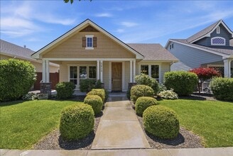 Building Photo - 1415 E Summerheights Dr