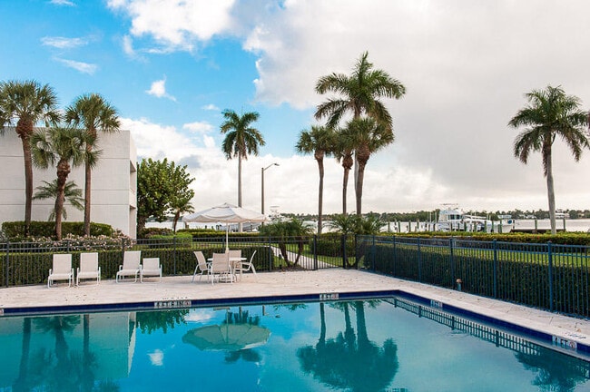 Building Photo - 3701 S Flagler Dr