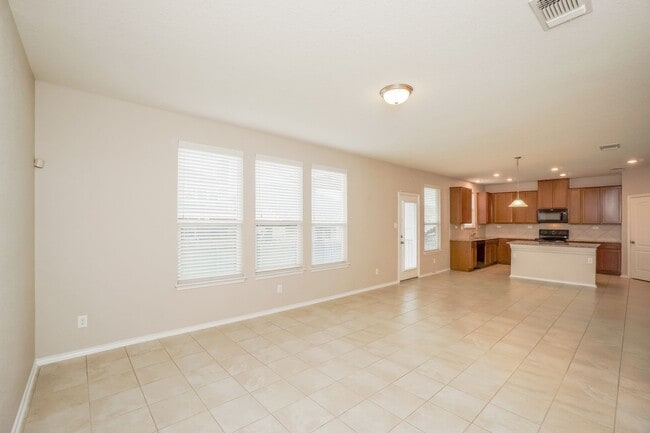 Foto del edificio - Gorgeous Home On Corner Lot