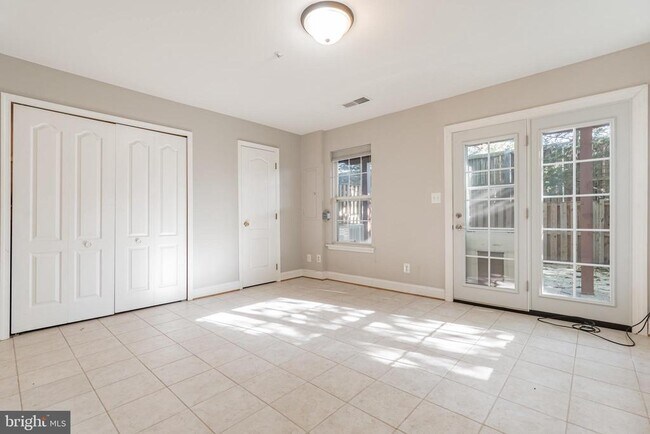 Building Photo - 3801 Watkins Mill Dr