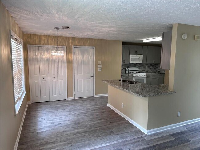 Building Photo - 816 Norwalk Cove NE