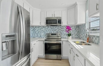 Building Photo - 1019 Treaty Dr