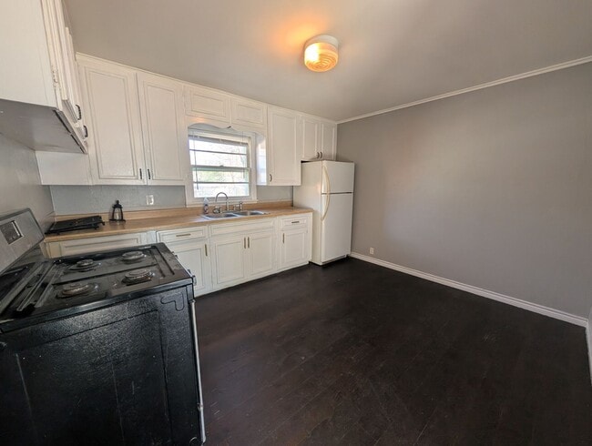 Foto del edificio - Coming soon! 3 Bedroom