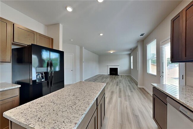 Building Photo - 769 Oakmont Trce