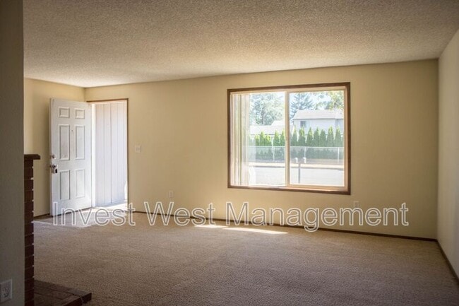 Foto del edificio - 410 NE 105th St