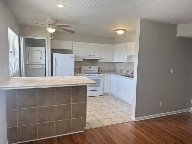 Foto del edificio - 4745 Orange Grove Blvd