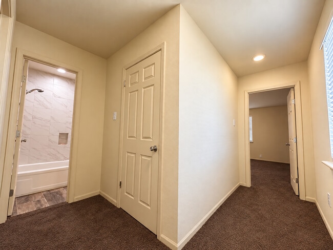 Building Photo - 5975 Tullis Dr