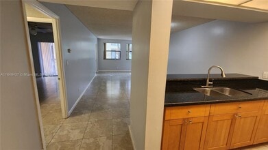 Building Photo - 8100 Geneva Ct