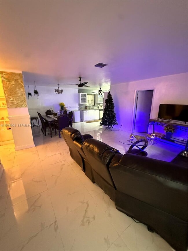 Building Photo - 710 N 66 Terrace