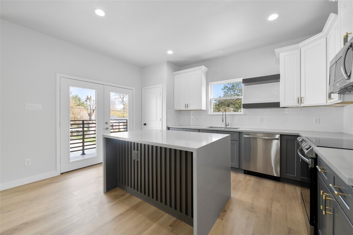 Foto principal - 7220 S Hall St