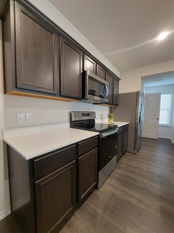 Building Photo - 2810 Peony Dr