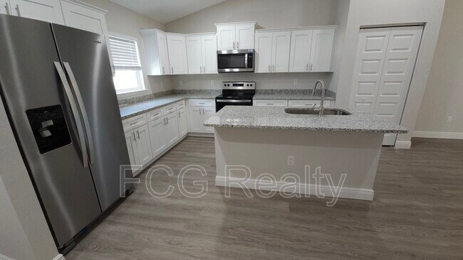 Building Photo - 9091 N Peachtree Way