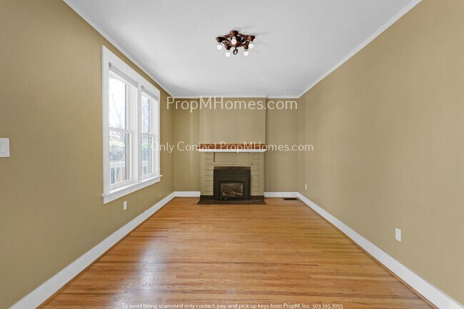 Foto del edificio - Charming Two Bedroom, One Bath in Mt Tabor!