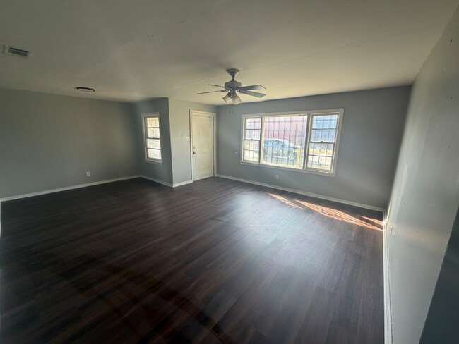 Foto del edificio - 519 Bay Bridge Rd