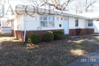 Building Photo - 1607 E Commercial St