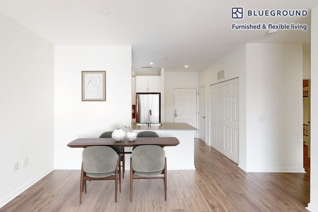 Foto del edificio - 14000 Avalon Dr