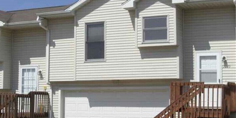 Primary Photo - 2229 9th St Coralville