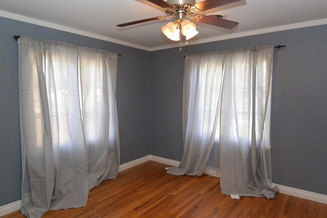 Building Photo - 811 S Court St