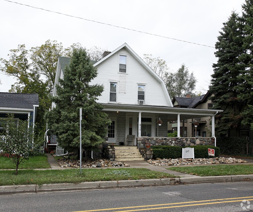217 N Summit St, Ypsilanti, MI 48197 Apartments in Ypsilanti, MI