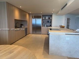 Foto del edificio - 6767 Collins Ave