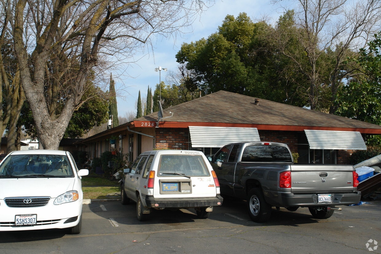 Building Photo - The Sands Apartments