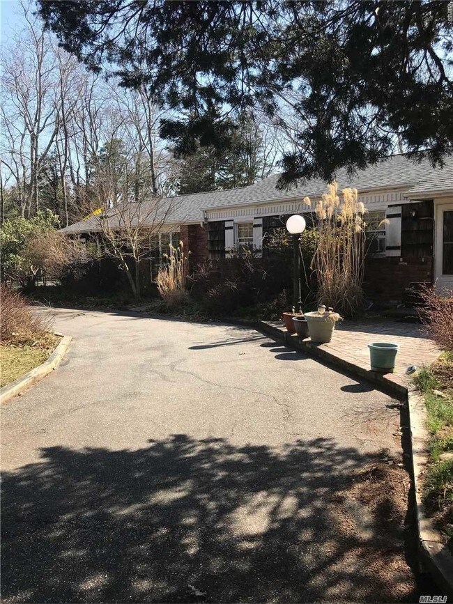 Foto del edificio - 1195 Springs Fireplace Rd