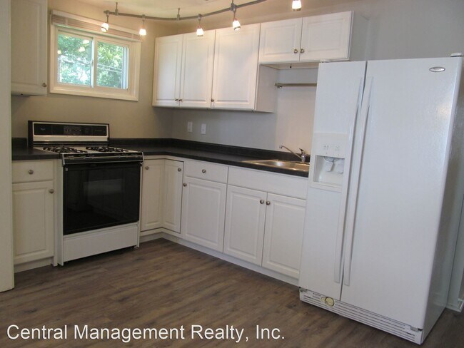 Building Photo - 3 br, 1.5 bath House - 816 Woodcliff