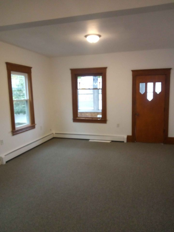 Building Photo - 254 E Grove St