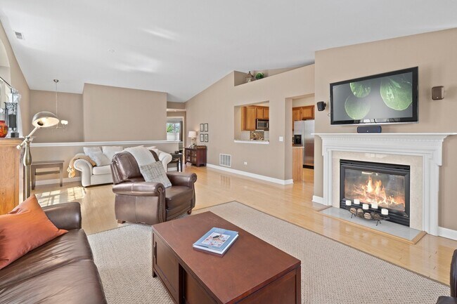 Building Photo - 540 S Commons Ct