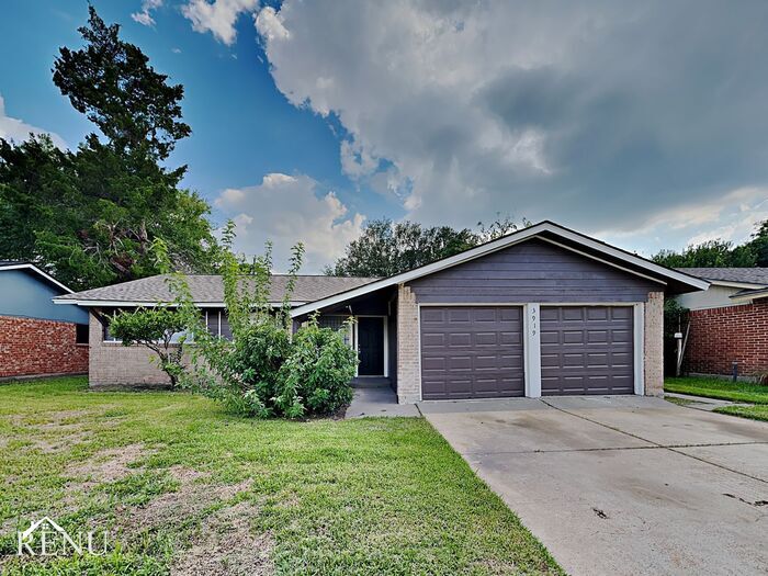 Primary Photo - 3919 Rosebud Dr