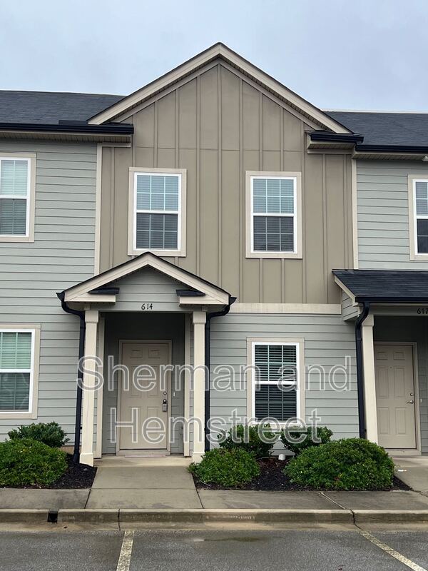 Building Photo - 614 Dobhill Ln