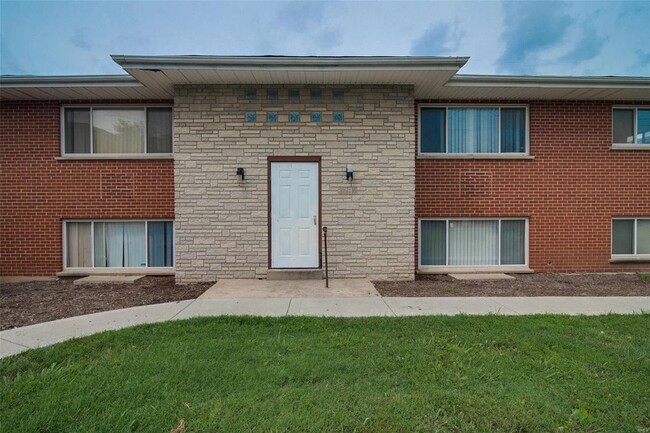 Building Photo - 8614 Frost Ave