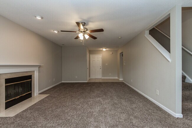 Foto del edificio - 5963 Liverpool Ln