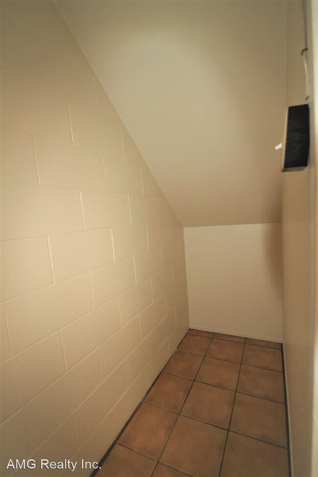 Building Photo - 2 br, 1 bath House - 91-919 North Rd., #D3