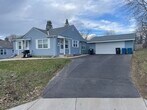 Foto principal - 1411 Lake St NE