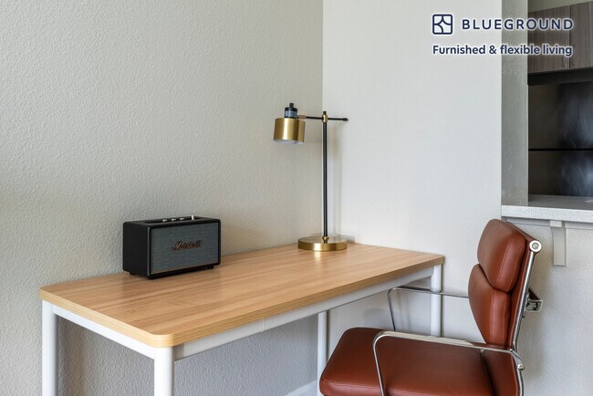 Foto del edificio - 5684 Bay St