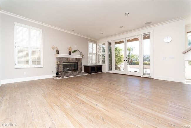 Building Photo - 5 br, 4.5 bath House - 8 Maidstone